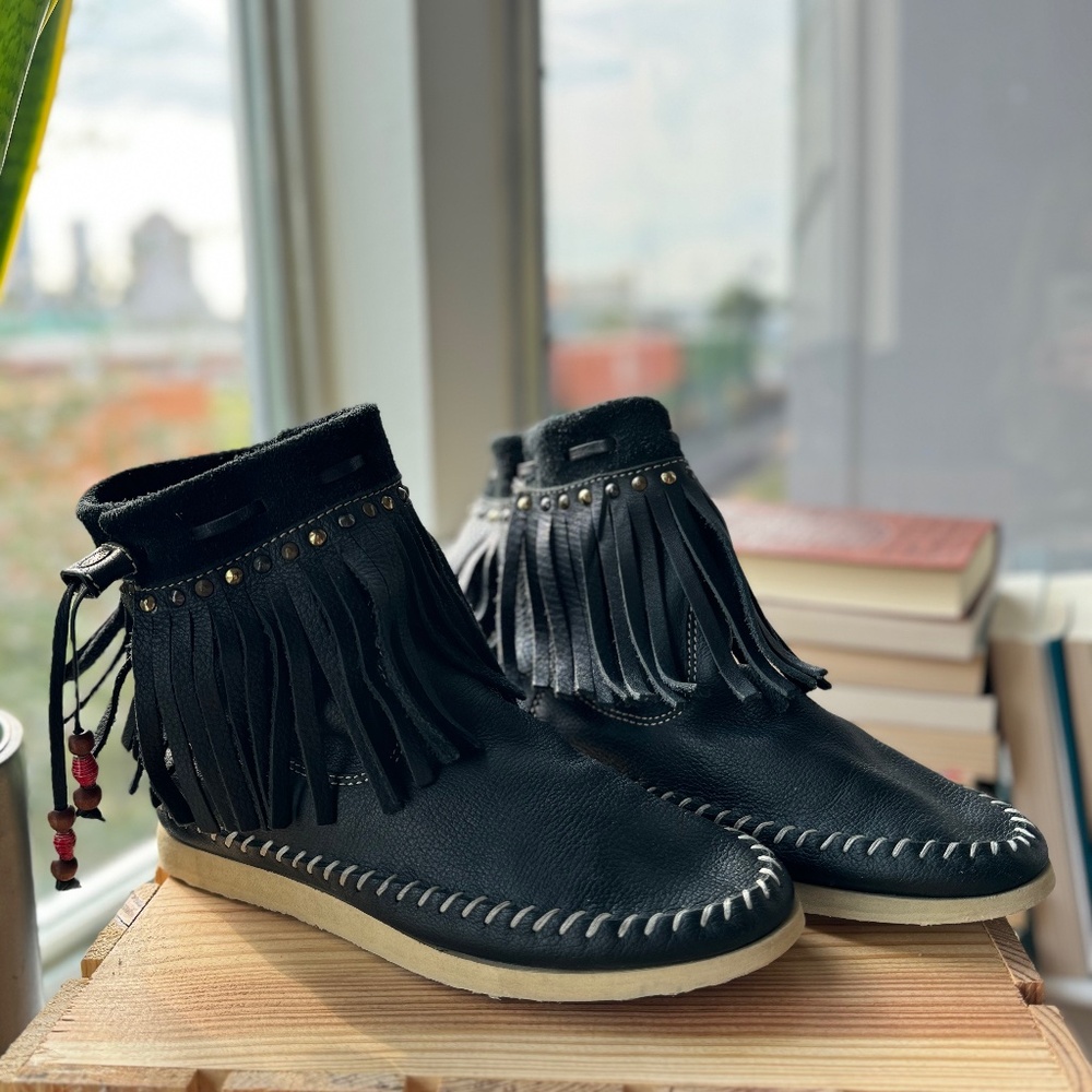 Buyamba  Anthropologie Cycle of Hope “Adjumani” Black Leather Moccasin Fringe